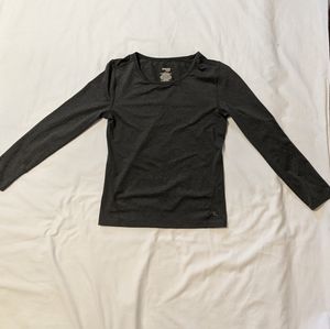 grey long sleeve athletic shirt